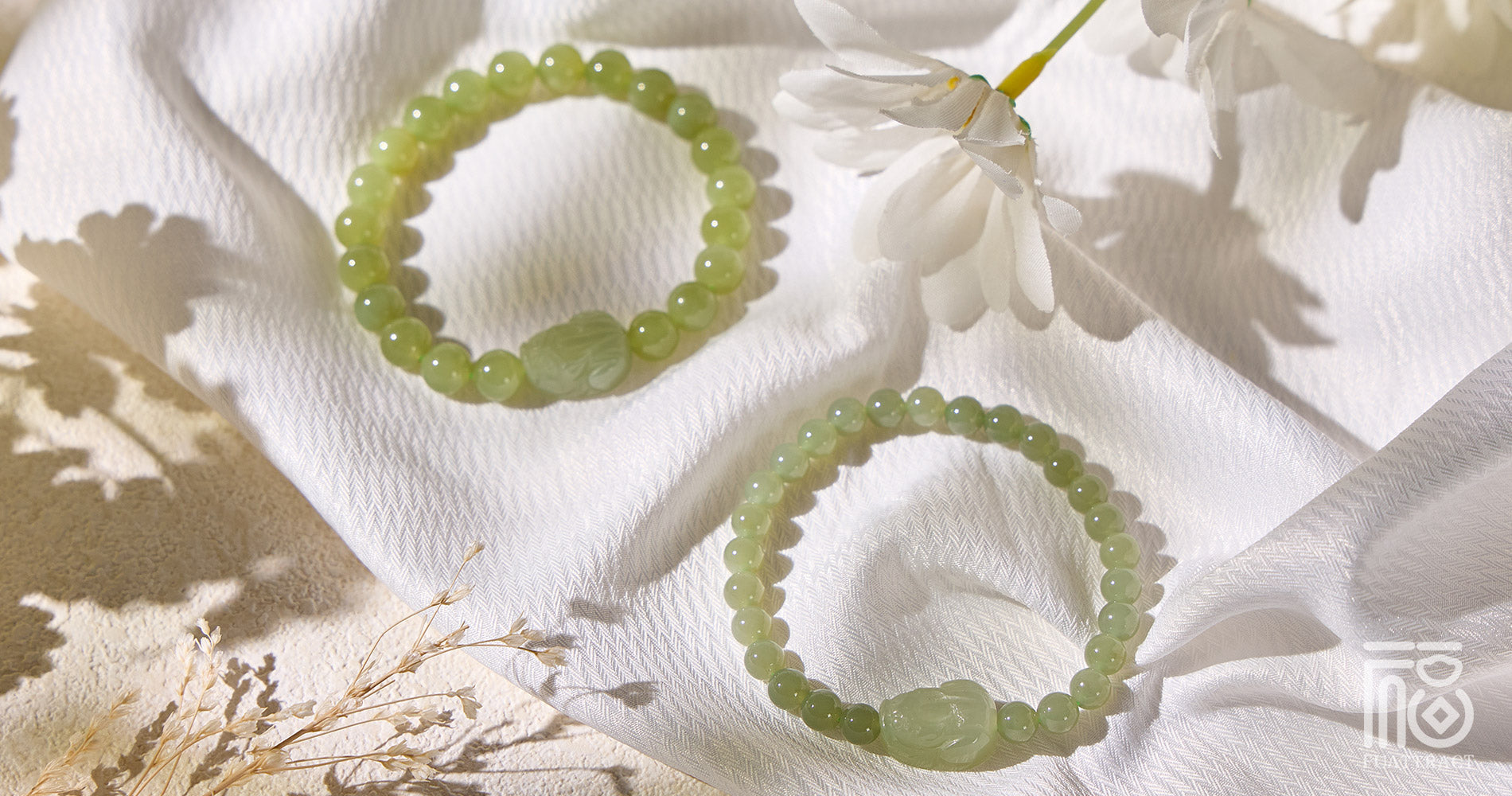 Green Gemstones: Complete Guide to Healing Powers and Spiritual Connections