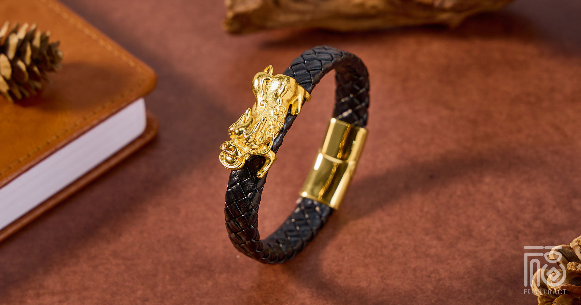 Bracelet for Men Design, Leather Materials, and Pixiu Symbolism
